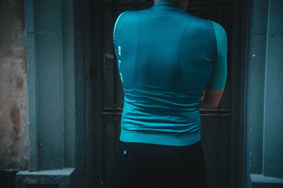 Men Biehler | Statement Jersey Moon River